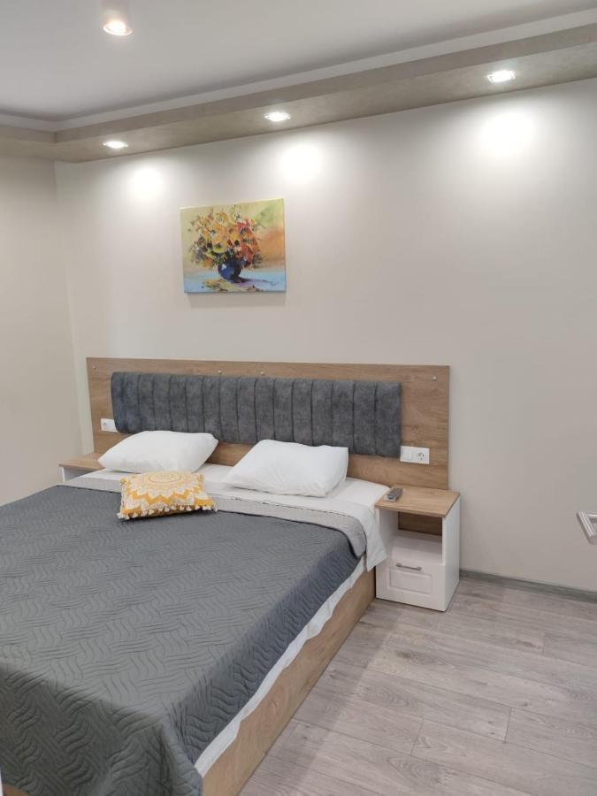 Flowers Apartment Dobrič Exteriér fotografie
