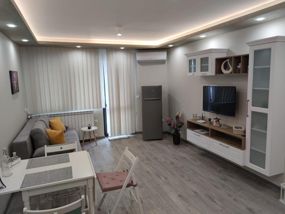 Flowers Apartment Dobrič Exteriér fotografie