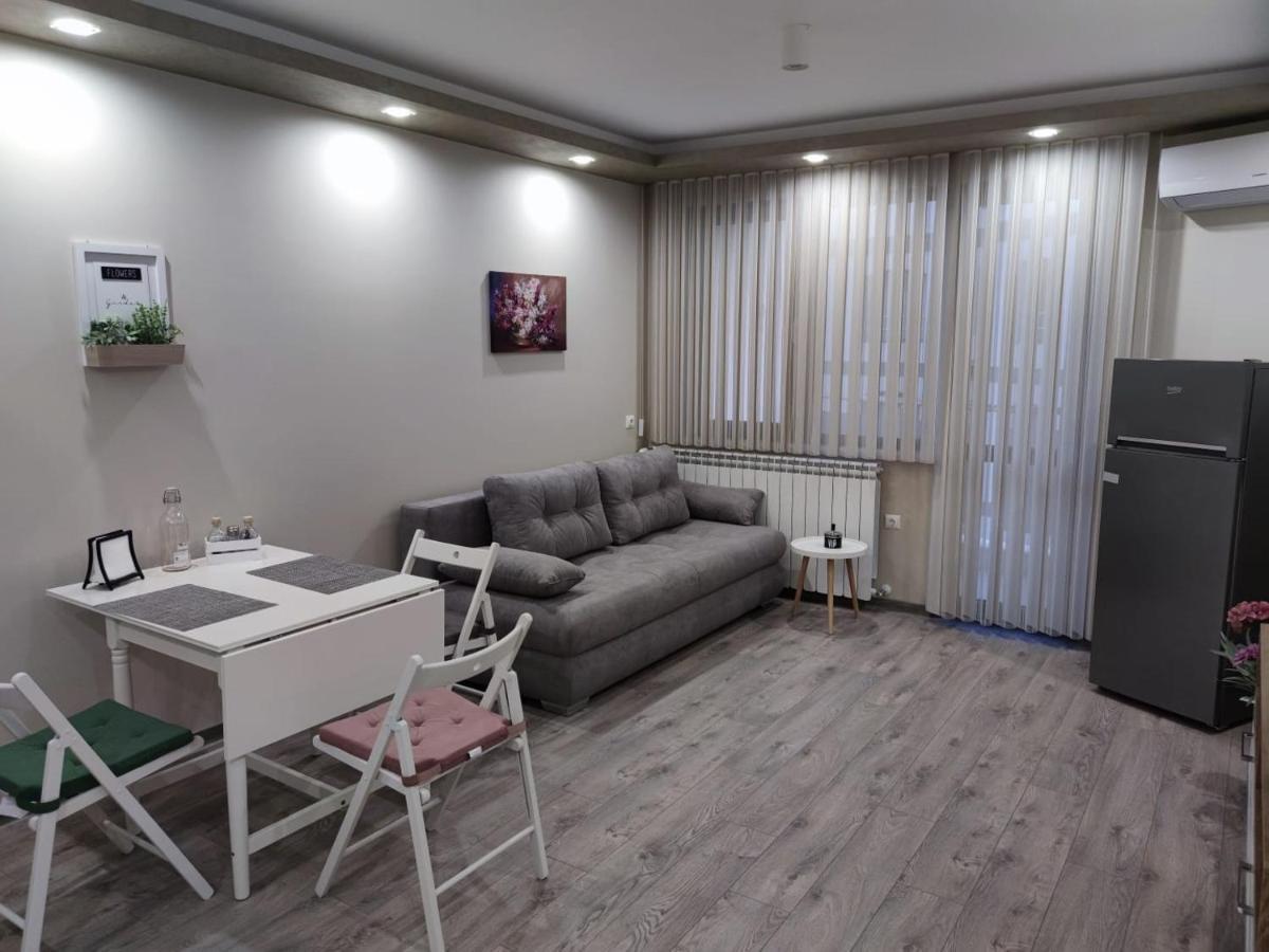 Flowers Apartment Dobrič Exteriér fotografie